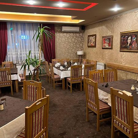 Hotel Dva Goluba Pale Luaran gambar
