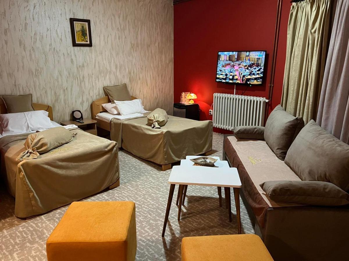 Hotel Dva Goluba Pale Luaran gambar