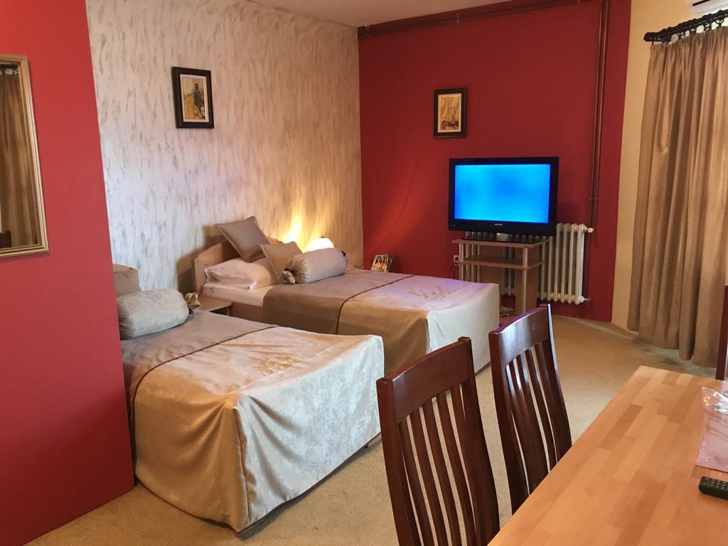 Hotel Dva Goluba Pale Luaran gambar