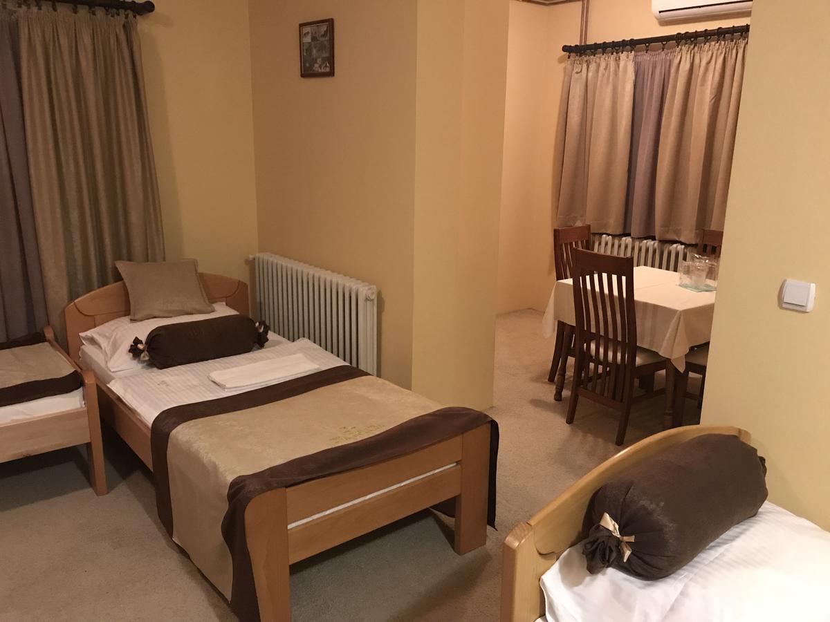 Hotel Dva Goluba Pale Luaran gambar