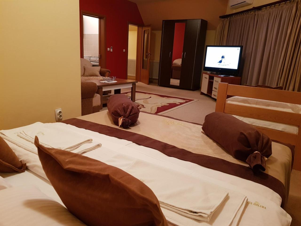 Hotel Dva Goluba Pale Luaran gambar